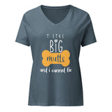 I like big Mutts Women's V-Neck T-Shirt-I love Veterinary